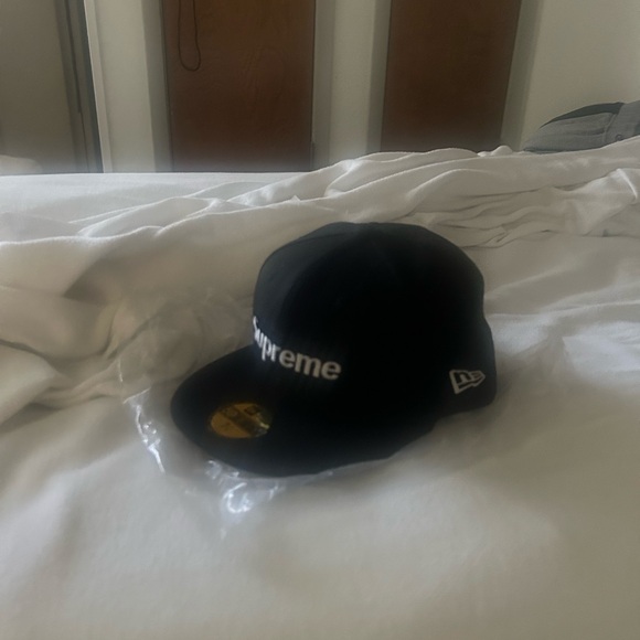 Supreme fitted - Picture 3 of 4